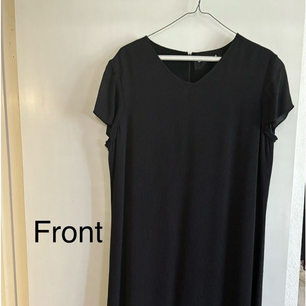 Short sleeved, black long dress lined
